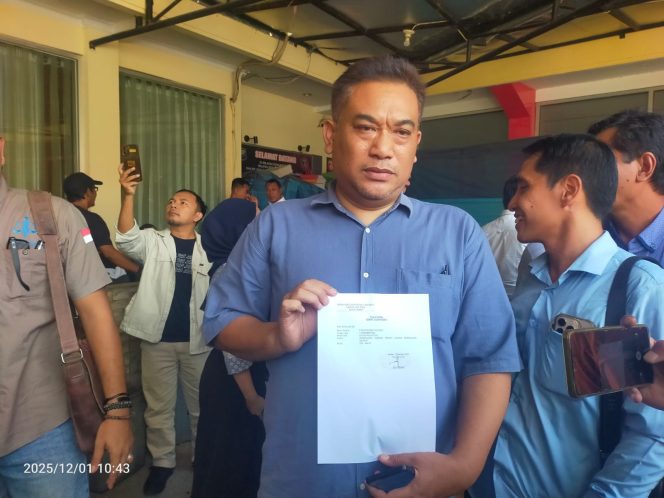 
 Forum Perwakilan Kerabat Advokat Datangi Mapolres Jember Serahkan Surat Permohonan Audiensi ke Kapolres Jember