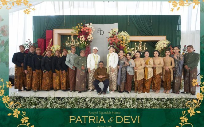 
 Pernikahan Patria & Devi Pertemukan Saudara di Suasana Natal