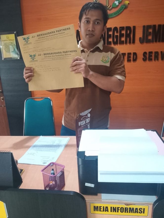 
 Lahan Perhutani Diduga Diperjualbelikan Bebas, Warga Sumberjati Tempuh Jalur Hukum