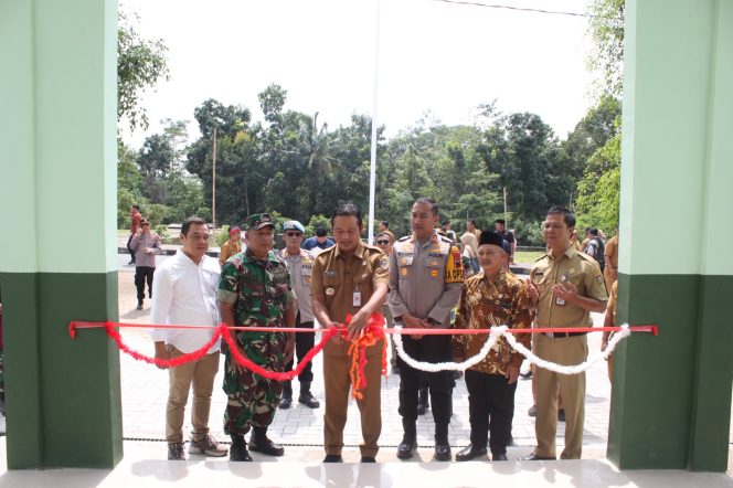 
 Resmikan Kantor Koramil Tamansari, Bupati Boyolali Harap Semangat Pengabdian TNI Kian Meningkat