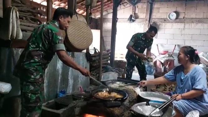 
 Babinsa Dampingi Pembuatan Tempe, Wujud Dukungan Nyata bagi Pelaku UMKM