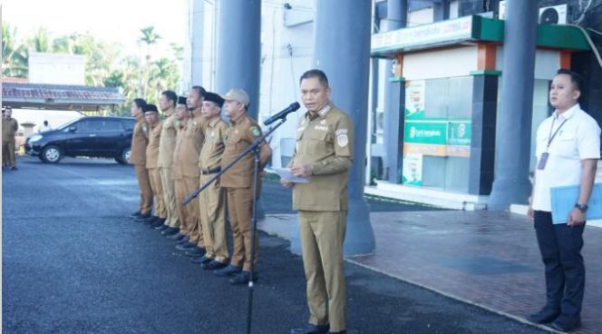 
 Bupati Rachmat Rianto Pimpin Apel Gabungan, Tegaskan Komitmen Disiplin dan Pelayanan Prima