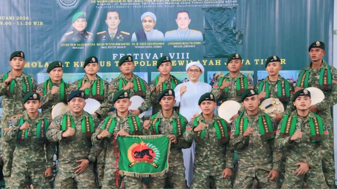 
 Grup Sholawat Yonif 509 Raih Juara II Festival Se Jatim, Prajurit TNI Buktikan Ketangguhan Spiritual dan Semangat Kebangsaan