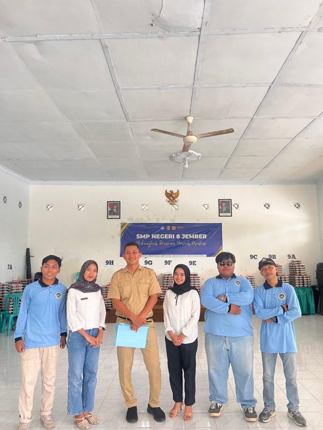 
 Dapur Red Chili Tegal Besar Kaliwates Jember Turut sukseskan Program dengan Pemerintah Penyaluran 804 Ompreng Makanan Bergizi di SMPN 8 Jember