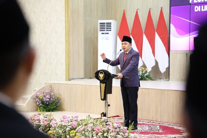 
 Pelantikan 190 Pejabat Pemkab Jember, Gus Fawait Pastikan TPP ASN Jember Tidak Dipangkas: “ASN Bahagia, Pelayanan Publik Maksimal”