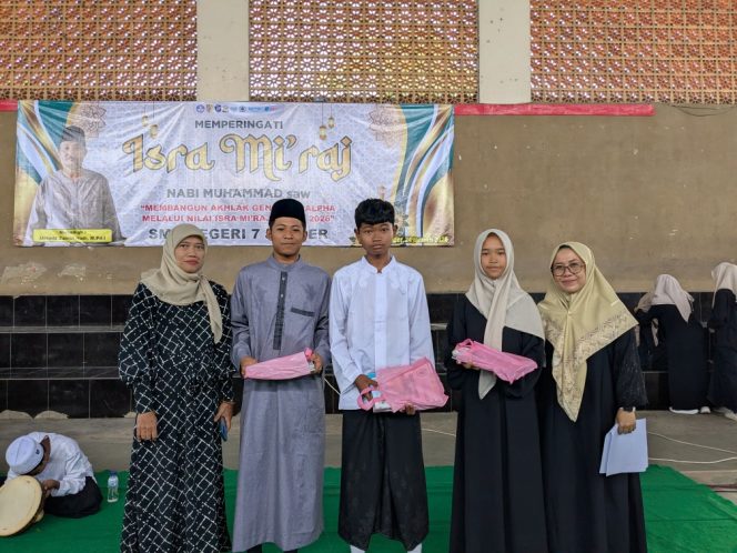 
 SMPN 7 Jember Peringati Isra Mi’raj Nabi Muhammad SAW 2026 dan Memberikan Santunan Kepada Siswa