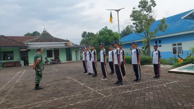 
 SMPN 7 Jember Kirim 13 Siswa ke Koramil Patrang untuk Pembinaan Disiplin dan Karakter