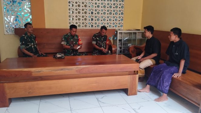 
 Babinsa Laksanakan Puldata Ter Secara Berkala di Pondok Pesantren
