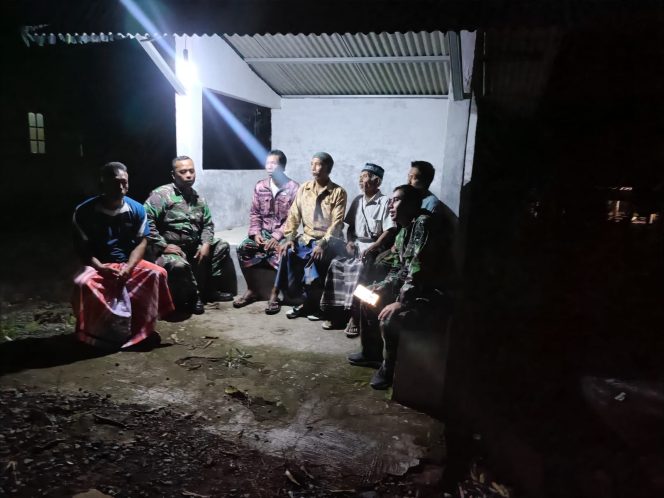 
 Babinsa Wonosegoro Intensifkan Patroli Siskamling, Perkuat Keamanan Desa Kalinanas