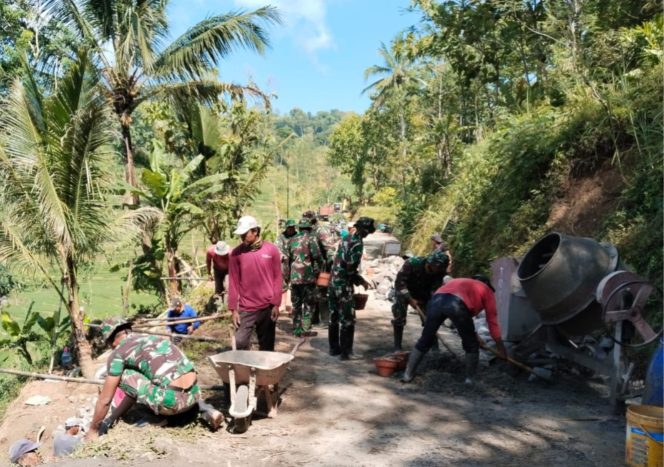 
 Kemanunggalan TNI Dan Masyarakat Sudah Terlihat Saat Pra TMMD Reguler Ke – 127