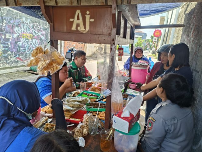 
 Serka Rochani, Segelas Teh Manis Hangatkan Suasana Komsosnya Babinsa dengan Warga Binaan