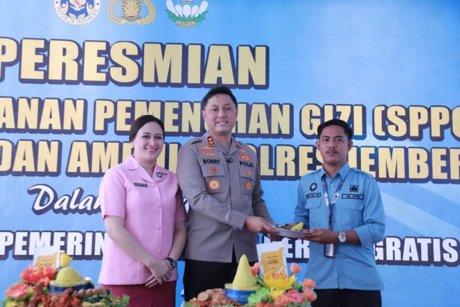 
 Dukung Program MBG Untuk Generasi Bangsa, Polres Jember Kembali Resmikan Dua SPPG di Dua Wilayah Kecamatan
