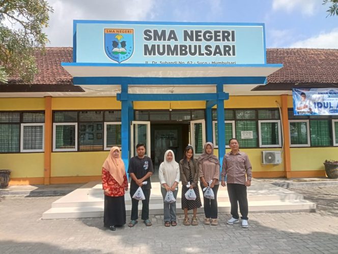 
 SMAN Mumbulsari Jember Peringati Hari Raya Idul Adha 1447 H,Dengan Berbagi Dari Siswa Untuk Siswa