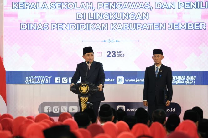 
 Gus Fawait Lantik Ratusan Kepala Sekolah,SD dan SMP Serta Pengawas di Lingkungan Dinas Pendidikan
