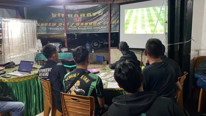 
 Kodim 0423/Bengkulu Utara Gelar Nobar Kebangsaan Piala Dunia 2026 Bersama Masyarakat