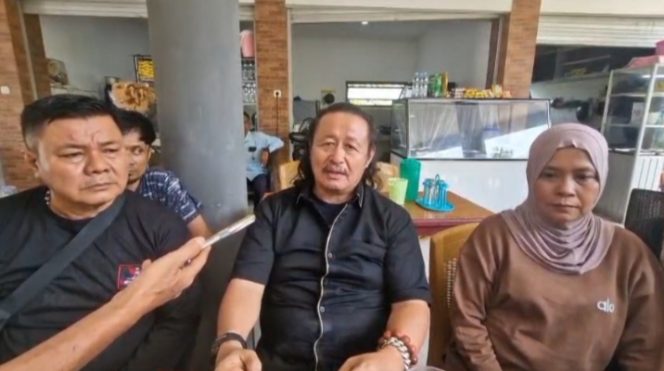 
 Banyak Keluhan Masyarakat, Ketua DPC GRIB Pekanbaru Desak Disdik Riau Cari Solusi SPMB Yang Lebih Mudah