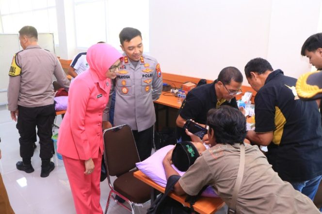 
 Senyum Bahagia Warnai Hari Bhayangkara ke-80 Saat Polres Ngawi Layani Ratusan Anak Khitanan Massal