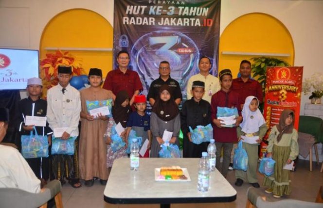 
 Radarjakarta.id Rayakan HUT ke-3, Budiman Tandiono Apresiasi Wartawan Berprestasi
