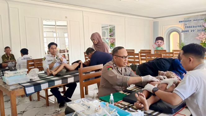 
 Jawab Permintaan Masyarakat Kapolres Bondowoso Gelar Khitan Masal Gratis