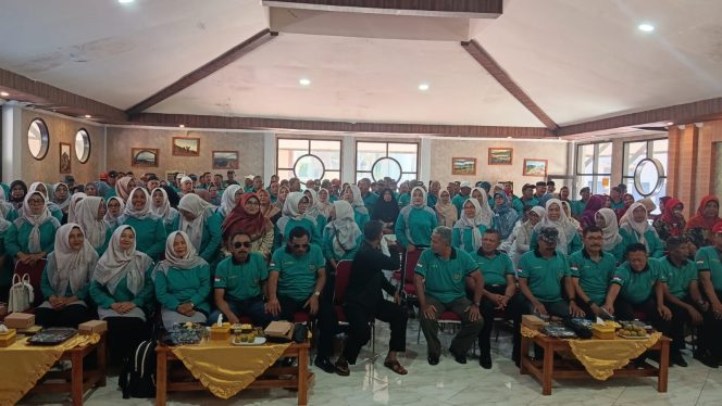 
 Reuni Akbar Paraga 83/53 di Bondowoso Berlangsung Semarak Penuh Kekeluargaan
