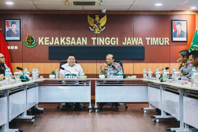 
 Kapolda Jatim dan Kajati Perkuat Sinergi Penegakan Hukum melalui Semangat Jogo Jatim