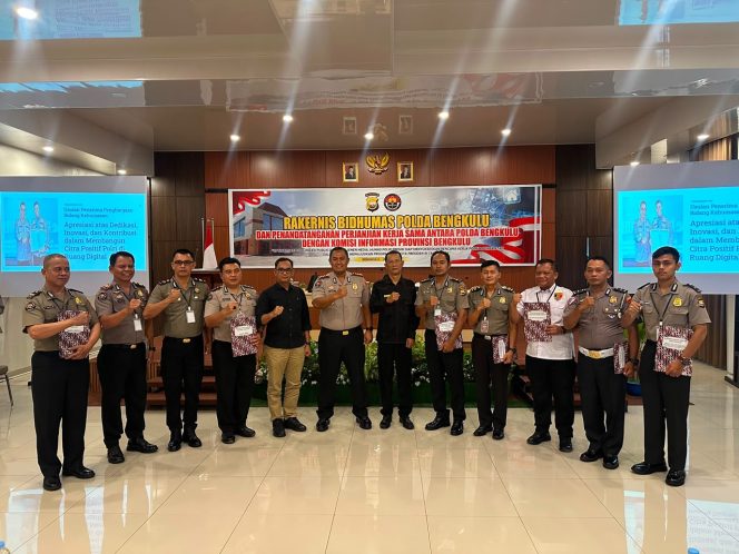 
 Tingkatkan Kualitas Kehumasan, Humas Polres Bengkulu Utara Raih Penghargaan Bergengsi dalam Rakernis Bid Humas Polda Bengkulu