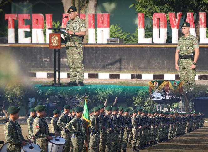 
 Danyonif 509/BY Kostrad Pimpin Upacara Bendera 17-an dan Jam Komandan Perkuat Disiplin Serta Profesionalisme Prajurit Ksatria Condromowo